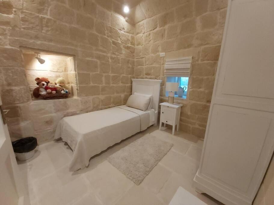 Farmhouse Villa With Large Pool And Garden In Gozo Għarb Buitenkant foto