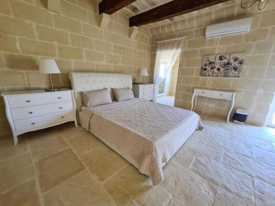 Farmhouse Villa With Large Pool And Garden In Gozo Għarb Buitenkant foto