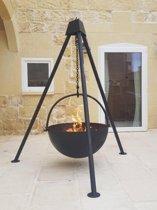 Farmhouse Villa With Large Pool And Garden In Gozo Għarb Buitenkant foto