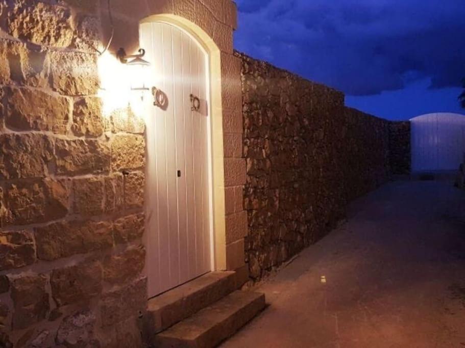 Farmhouse Villa With Large Pool And Garden In Gozo Għarb Buitenkant foto