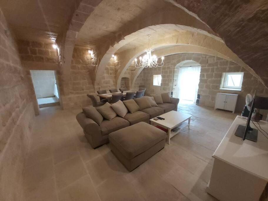 Farmhouse Villa With Large Pool And Garden In Gozo Għarb Buitenkant foto