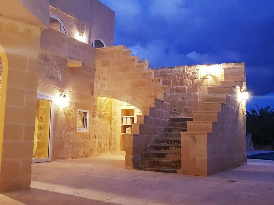 Farmhouse Villa With Large Pool And Garden In Gozo Għarb Buitenkant foto