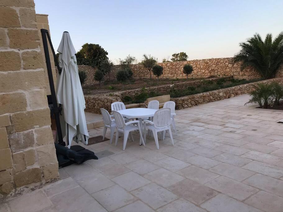 Farmhouse Villa With Large Pool And Garden In Gozo Għarb Buitenkant foto