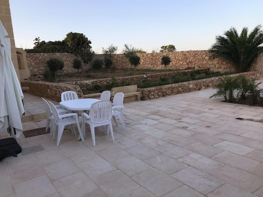 Farmhouse Villa With Large Pool And Garden In Gozo Għarb Buitenkant foto