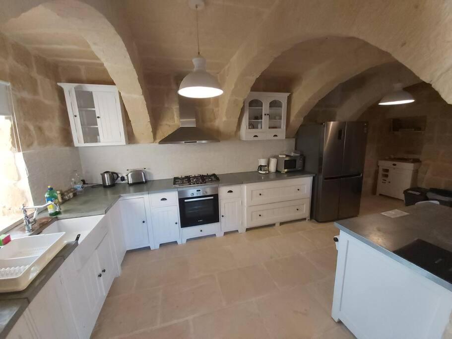 Farmhouse Villa With Large Pool And Garden In Gozo Għarb Buitenkant foto